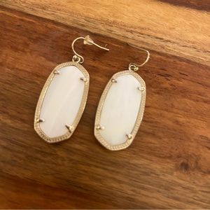 Kendra Scott “Elle” earrings in white Pearl.